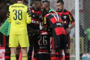 Atacante Paulinho, do Flamengo, entra na mira do Corinthians para 2016