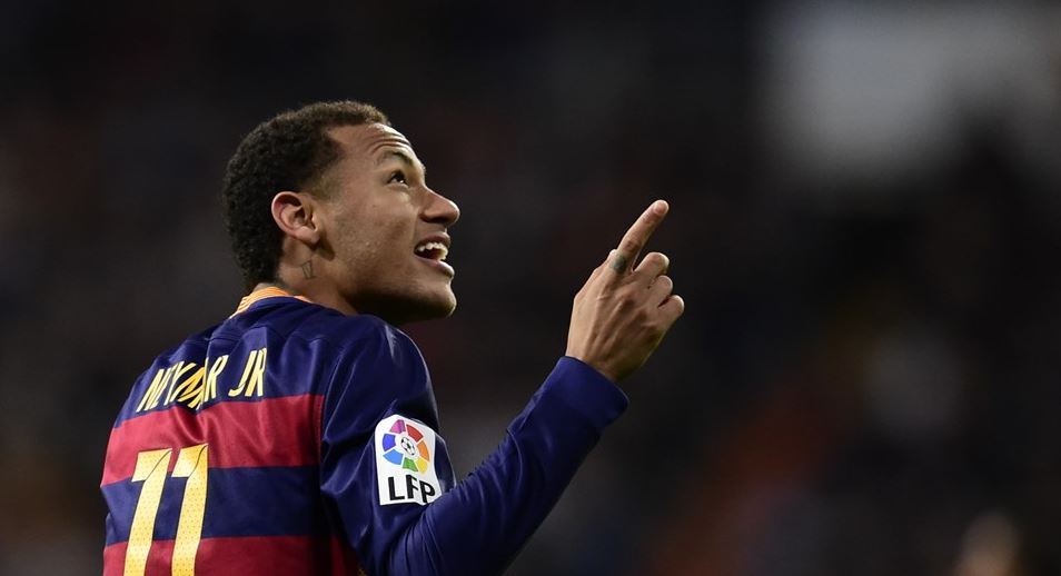 Pai de Neymar afirma que craque não volta ao Santos com Modesto Roma 2 0002050132579 img