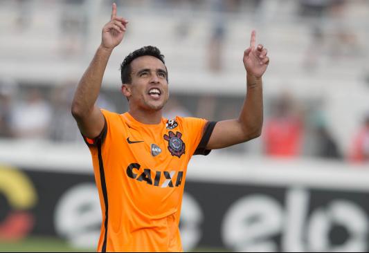 Jadson foi eleito o segundo melhor jogador do Brasileirão 2015