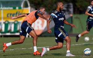Para ter Jean, Palmeiras pode emprestar Amaral e Alecsandro ao Fluminense