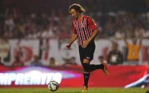 Paulistão: Retorno do zagueiro Diego Lugano divide diretoria do São Paulo
