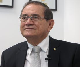 Coronel Nunes, revigorado com o poder aos 77 anos
