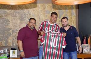 Carioca: Agora é oficial! Diego Souza assina com Fluminense até 2018