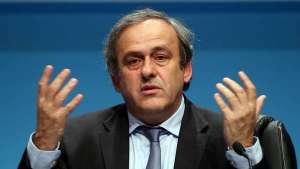 Platini diz que punição é 'fraude' e promete recorrer à CAS
