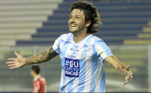 Fernando Neto surge como opção para o meio-campo do Bugre