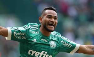 Palmeiras deve oferecer lista de jogadores ao Inter para segurar Jackson