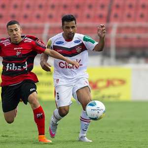 Paulistão: Capivariano acerta com lateral-esquerdo Alex Barros