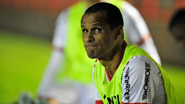 Rivaldo voltou a jogar, fez com gol o filho, mas não evitou a queda do Mogi