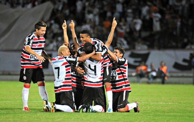 Liderado por Grafite, Santa Cruz foi vice-campeão e voltou à elite após nove anos