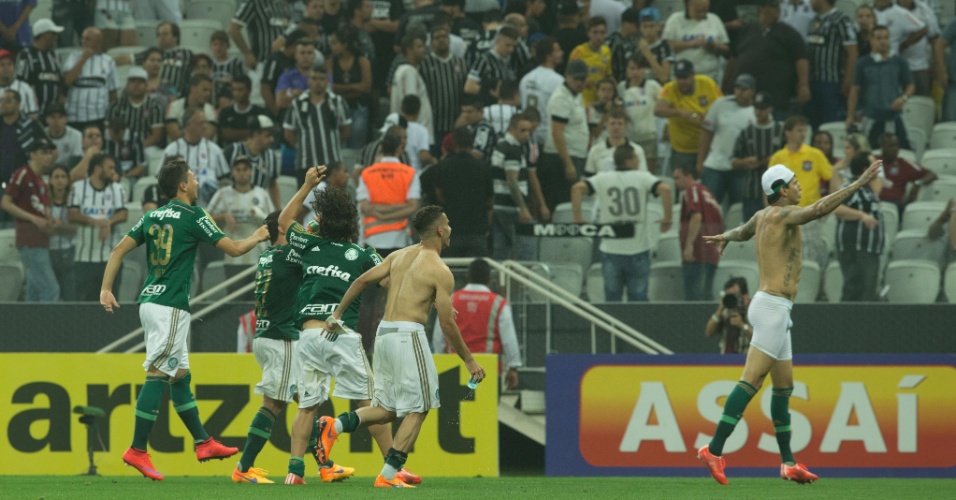 Em Itaquera, o Palmeiras conseguiu eliminar o invicto Corinthians.