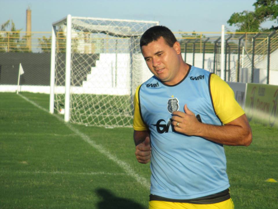 Acima do peso, Nonato contraiu dengue, foi artilheiro do Goiano pelo Goianésia e se transferiu para Treze-PB. (Foto: Divulgação) 