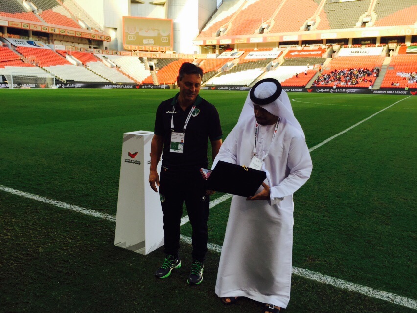 No Mundo Árabe, técnico Paulo Comelli dribla as dificuldades e é "melhor do mês" 2 0002050133978 img