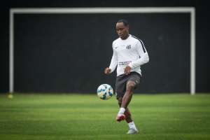 Paulistão: Marquinhos festeja renovação com Santos e exalta manutenção de elenco