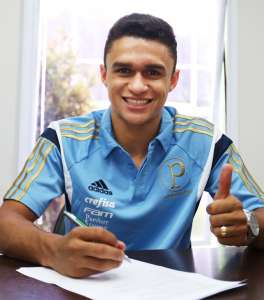 Reforçado, Palmeiras larga na frente de rivais na luta por novos contratados