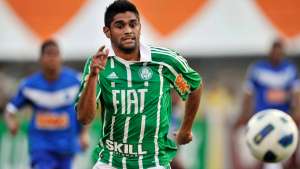Luan renova até 2017 e comemora voltar ao elenco do Palmeiras