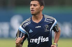 Cleiton Xavier admite ano decepcionante no Palmeiras e treina durante as férias