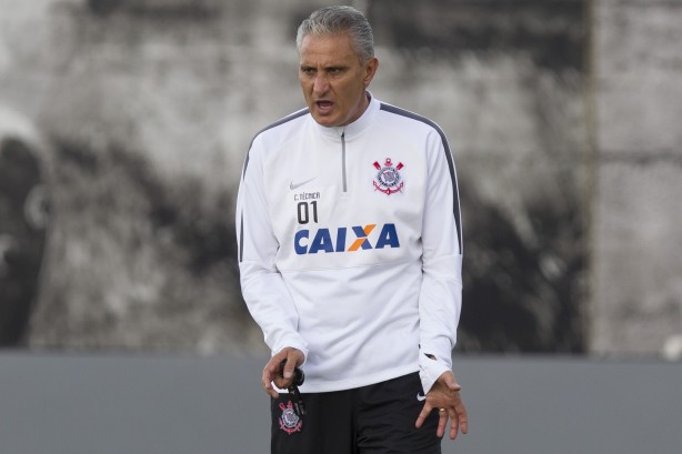 Um dos responsáveis pelo título brasileiro, Tite foi o único técnico da Série A mantido no cargo