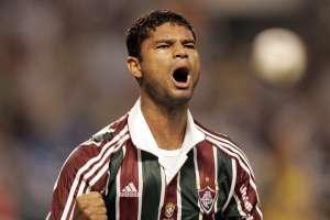 Paulistão: Com David Braz machucado, Santos quer zagueiro Gum, do Fluminense