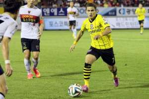 Paulistão: Destaque do futebol coreano recebe sondagem do Santos