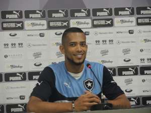 Carioca: Botafogo abre negociação por Luís Ricardo, do São Paulo