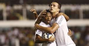 Corinthians pode contratar Leandro Damião para vaga de Vágner Love