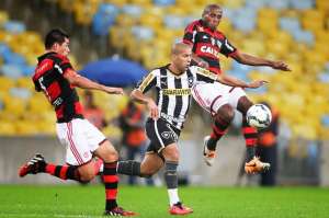 Com risco de perder Vilson para o Corinthians, Chapecoense contrata Marcelo