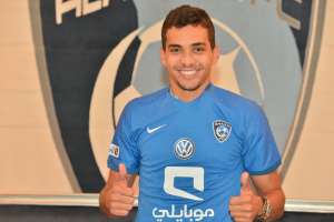 Ex-Flu e Porto, meia Carlos Eduardo é novo alvo do Corinthians