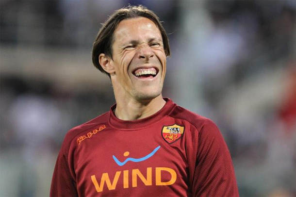 Pernambucano: Jornal italiano aponta interesse de Sport em Taddei, meia ex-Roma