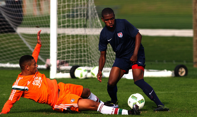 Reforço, Richarlison marca em vitória do Flu em jogo-treino nos EUA