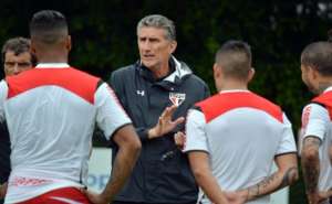 Paulistão: Bauza repete titulares pelo segundo dia seguido em treino do São Paulo