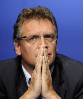 Jerome Valcke: deu pé na bunda do Brasil, que perdeu 10 bilhões em impostos