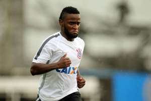 Em meio a saídas, Corinthians acerta volta de Stiven Mendoza