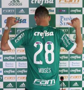 Paulistão: Moisés quer usar experiência na Europa para virar titular no Palmeiras