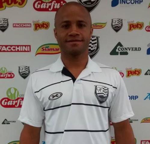 Anderson Pedra é natural de Votuporanga e defende o Votuporanguense