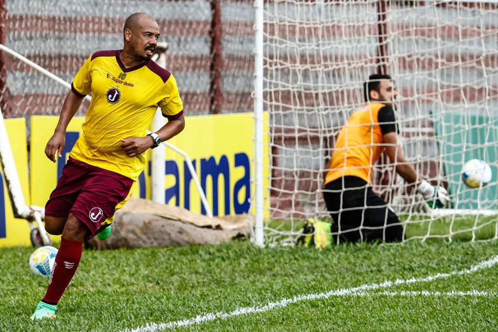 Juventus empata com Red Bull em jogo-treino com gols de Gil e Adiel