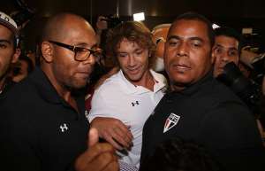 Confira onde estão os campeões mundiais pelo São Paulo em 2005! Lugano voltou...