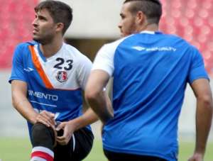 Paulistão: Santos pode contratar Diego Sacomam, do Santa Cruz