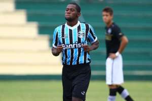 Paulistão: Santos negocia com lateral Tinga, ex-Fortaleza