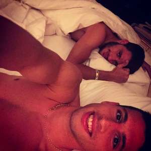 Paulistão: Jonathan Calleri, reforço do São Paulo, posta foto com amigo na cama