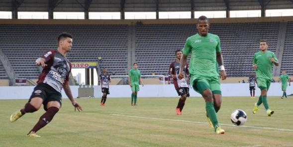 Os dois times usaram muitos jogadores, num bom teste. Fotos: Carlos André - Portal Morada