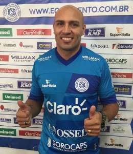 Edno, ele mesmo, está de volta ao Paulistão, confira!