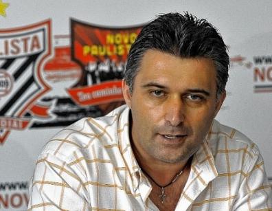 Técnico Paulo Fernandes observará mais o elenco