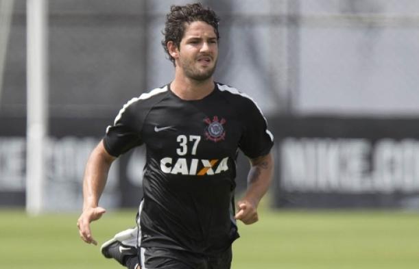 Nesta terça-feira, Pato não participou do treino junto com o restante do elenco do Corinthians