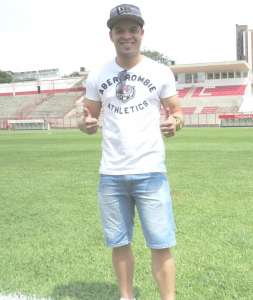 Lulinha, ex-Corinthians, assina com o Mogi Mirim para o Paulistão