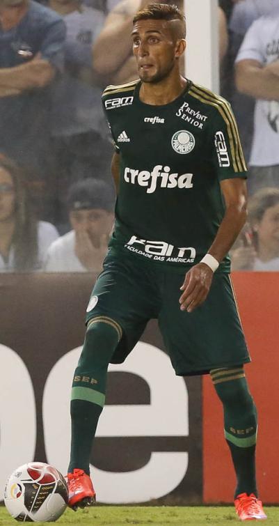 Mesmo com o mercado aquecido, o Palmeiras conseguiu contratar em definitivo o atacante Rafael Marques 