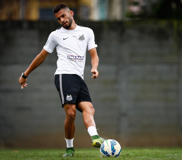 Volante nega proposta e diz estar focado em fazer uma boa temporada pelo Santos