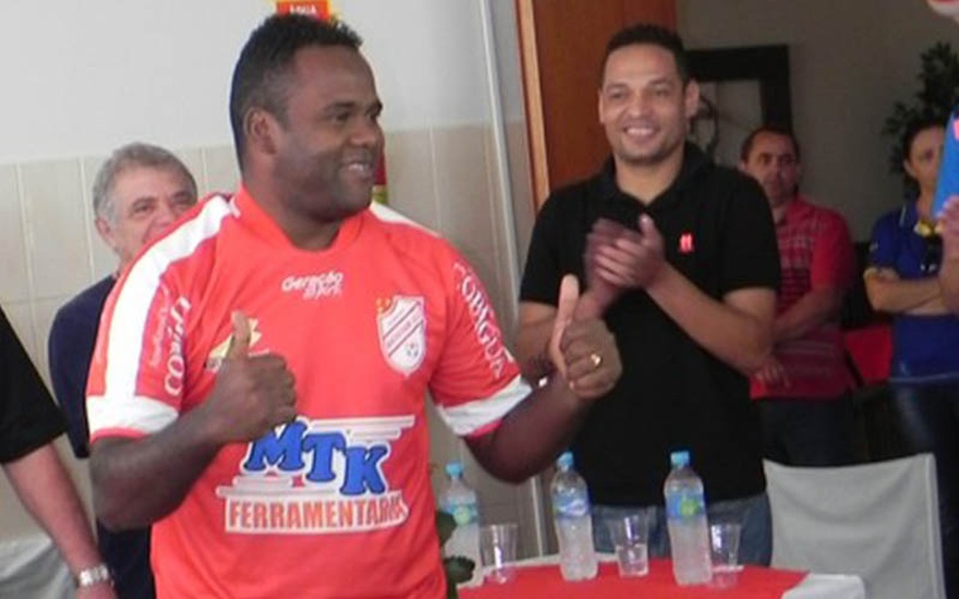 Fabio Simplício é dúvida para estreia devido à inscrição na FPF