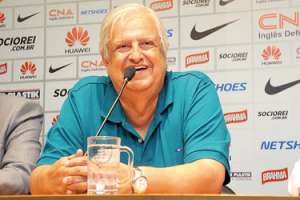 Após vender Caio, Modesto diz que Santos não negocia mais ninguém