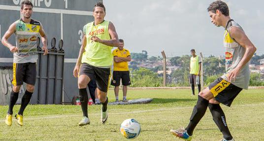Jogadores treinam para o jogo dessa quinta-feira contra o Botafogo