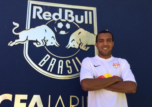 Com passagens por Cruzeiro e Fluminense, Breno Lopes é apresentado pelo Red Bull
